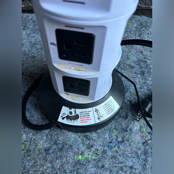 BELL & HOWELL 5-in 4Outlet 2.1 Joules 1875W White Indoor Usb/Ac Surge Protector - Picture 5 of 6